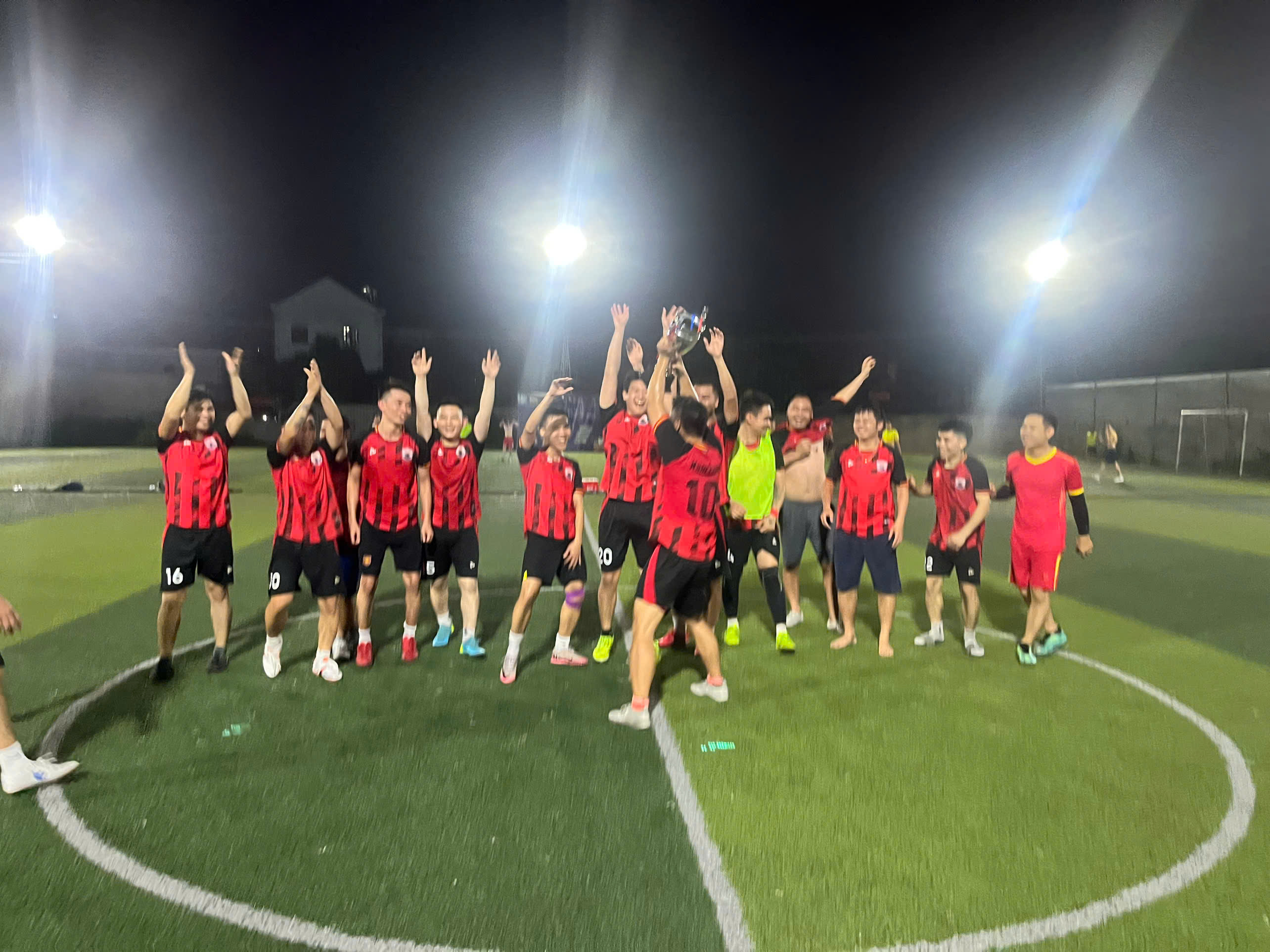 Một tuần bóng lăn bắt đầu: FC Gà Gáy sẵn sàng tăng tốc